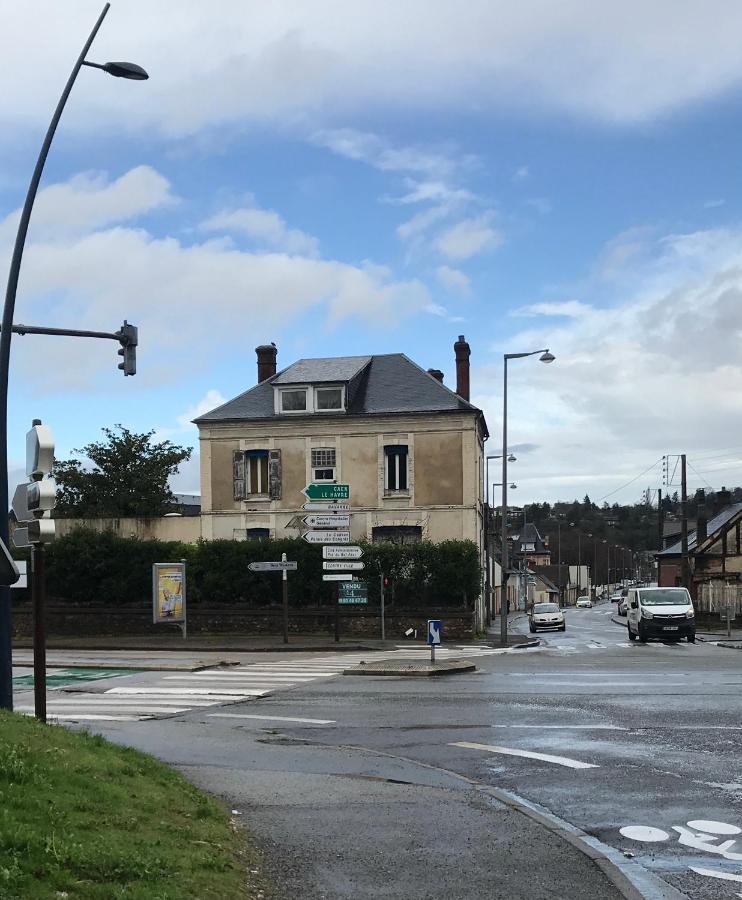 T2 Home Sweet Home Gare Wifi Parking Evreux Exterior photo